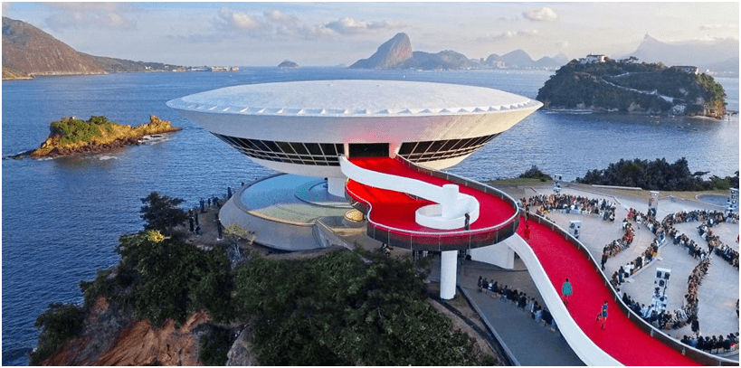 13. Oscar Niemeyer : [1907 - 2012]